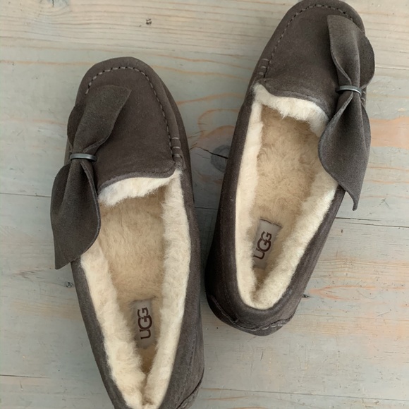 UGG ANSLEY TWIST SHEEPSKIN SLIPPERS  NIB - Picture 3 of 9